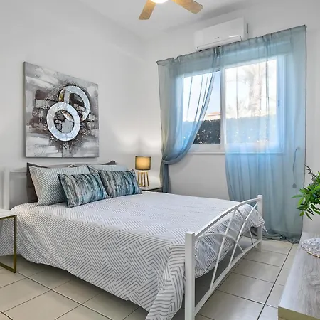 Iris Bloom Appartement Paphos