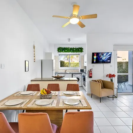 Iris Bloom Appartement Paphos